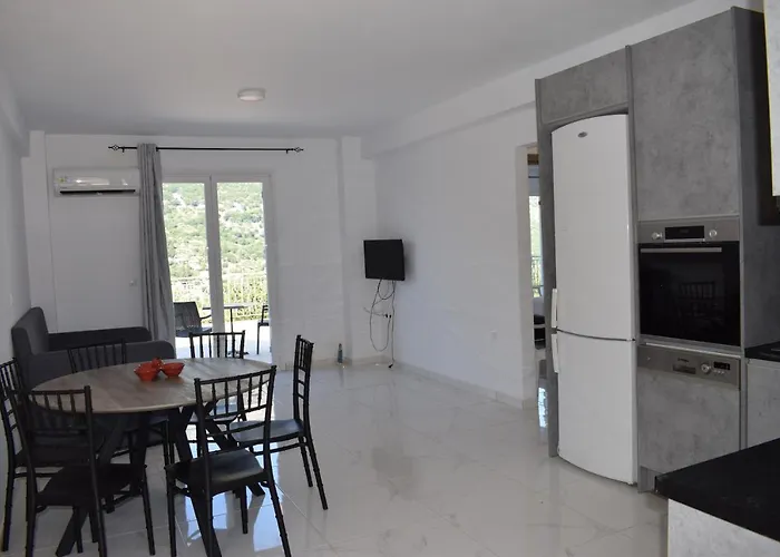 Black & White Divaráta